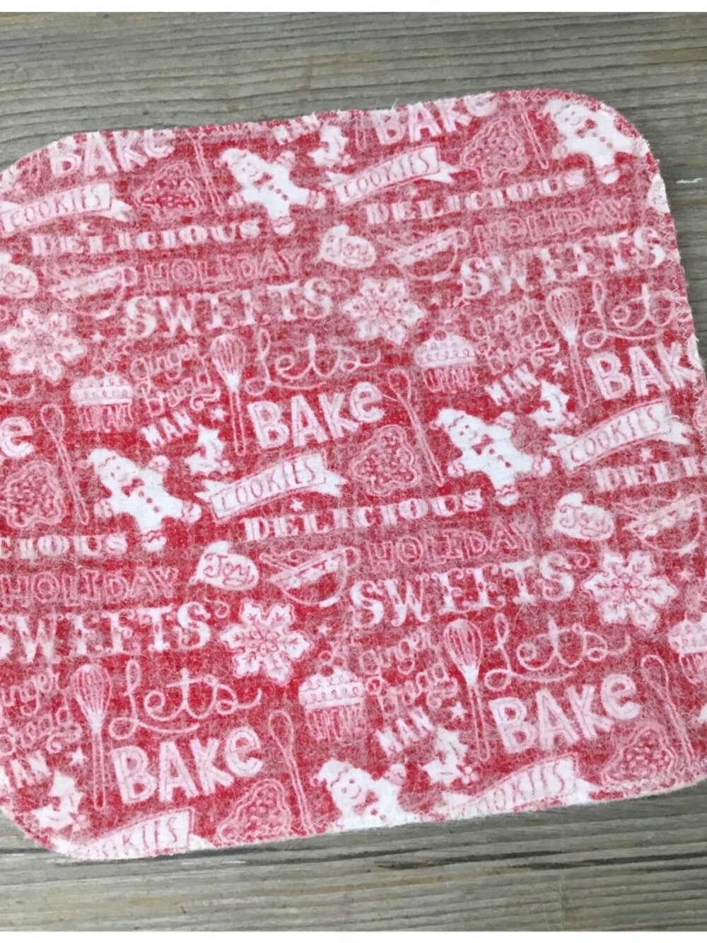 Alpaca Holiday Hot Pad – 9" Felted Kitchen Mat Christmas Kitchen Decor, Baking